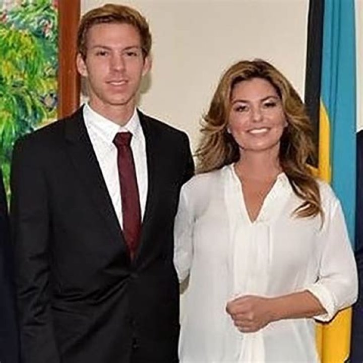 Uncovering Eja Lange's Net Worth